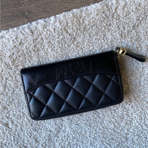 SOLD Chanel Gabrielle zippy wallet in black calfskin